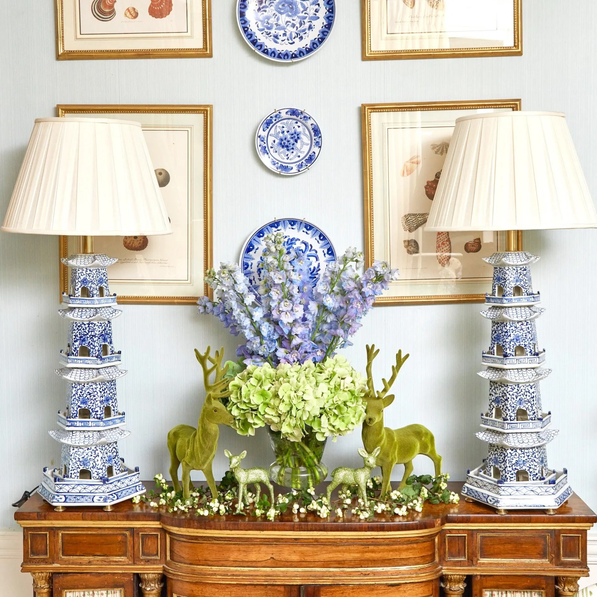 Chinoiserie Pagoda Lamp
