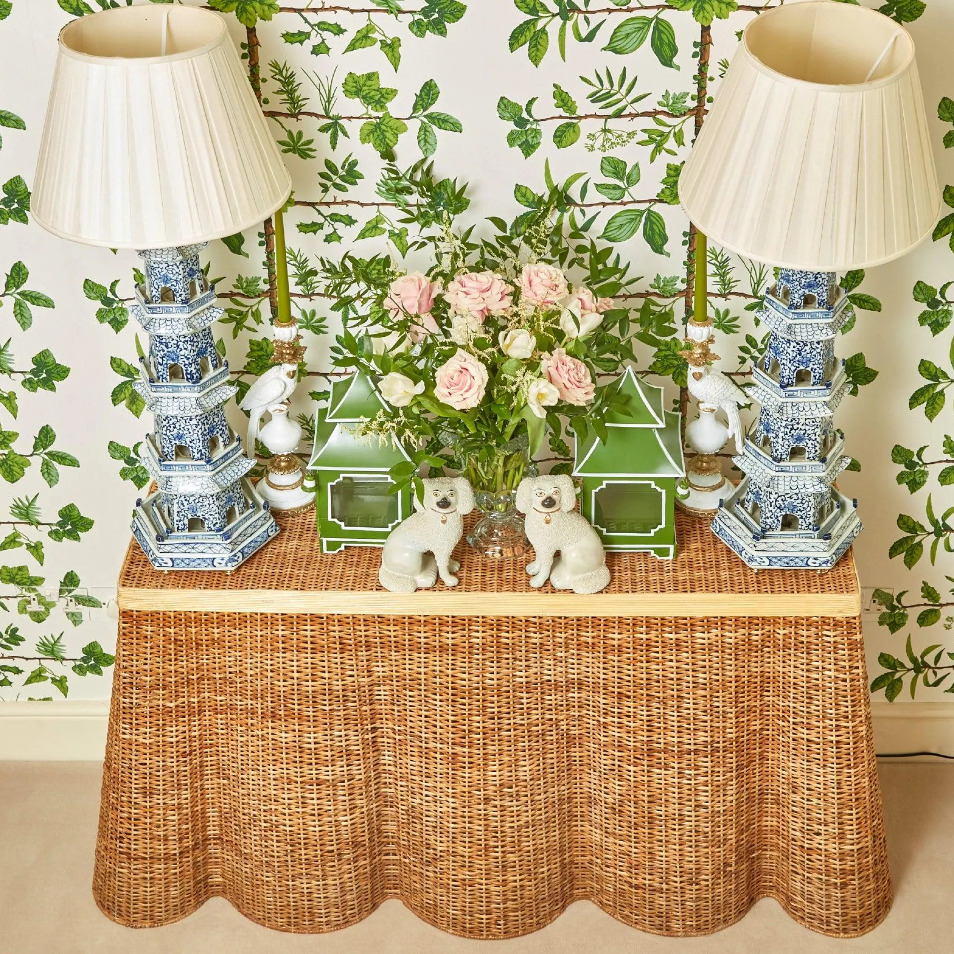 Chinoiserie Pagoda Lamp
