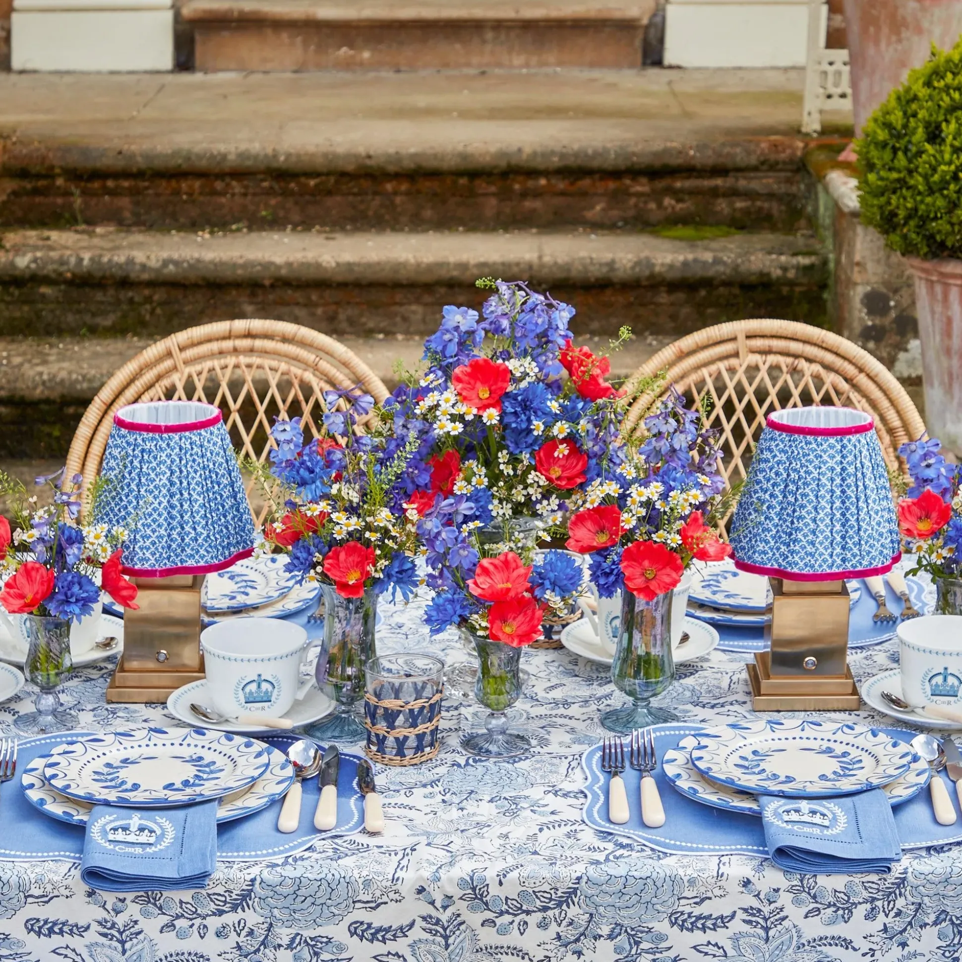 Eloise Blue Placemats & Coronation Napkins (Set Of 4)