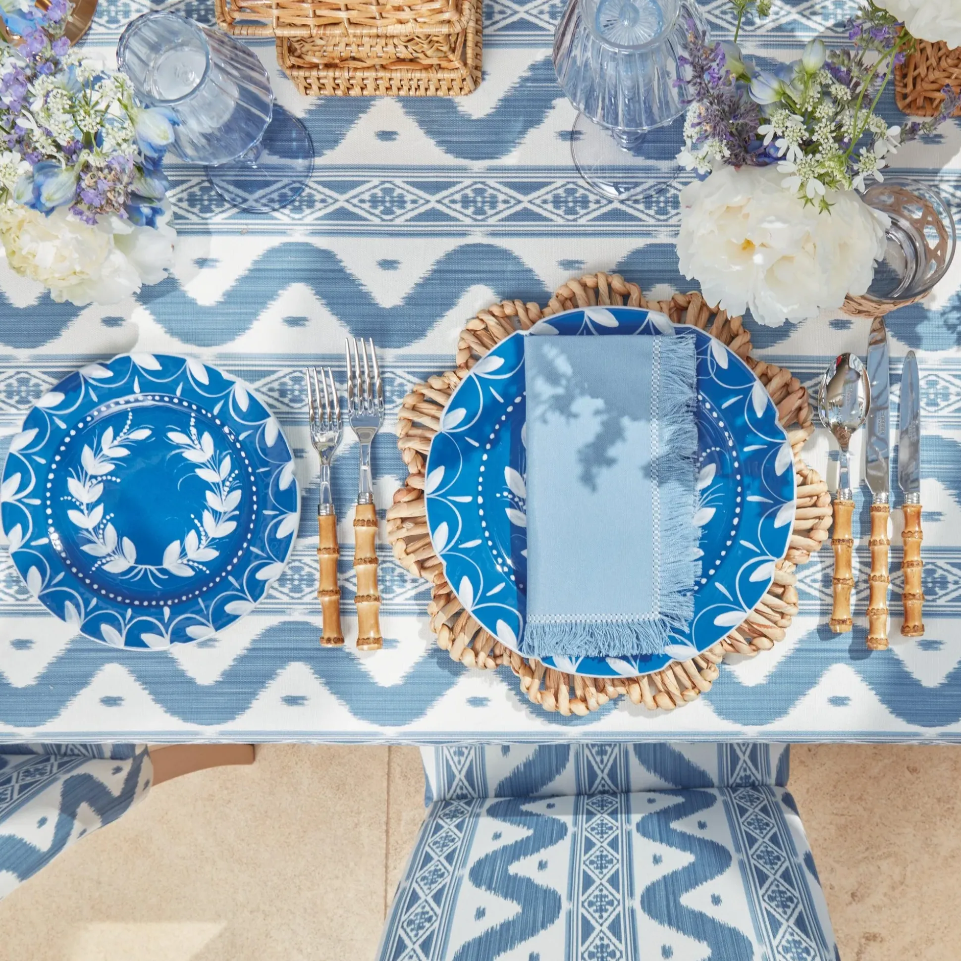 French Blue Garland Dinner & Starter Plates (Set Of 8)