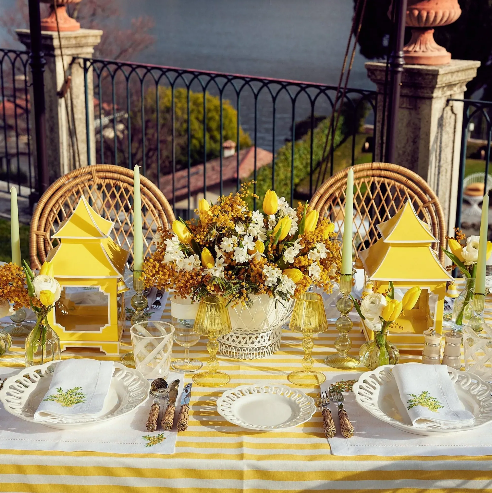 Mimosa White Linen Placemats & Napkins (Set Of 4)