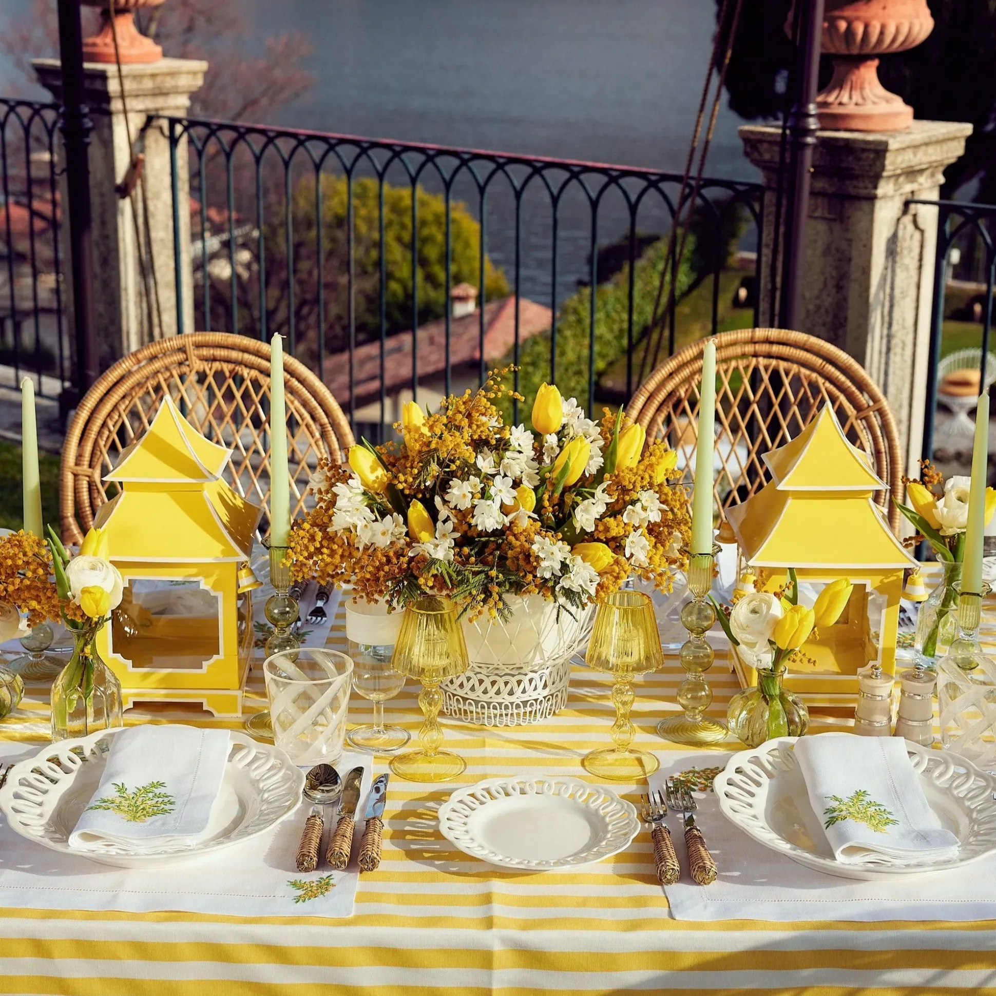 Mimosa White Linen Placemats & Napkins (Set Of 4)