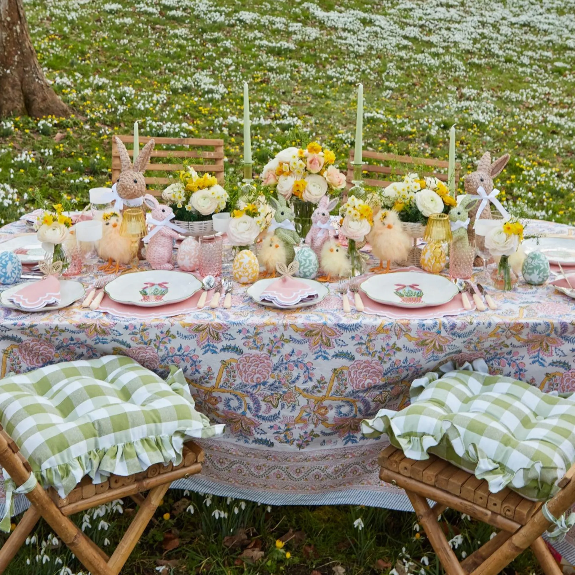 Scalloped Easter Dinner Plate