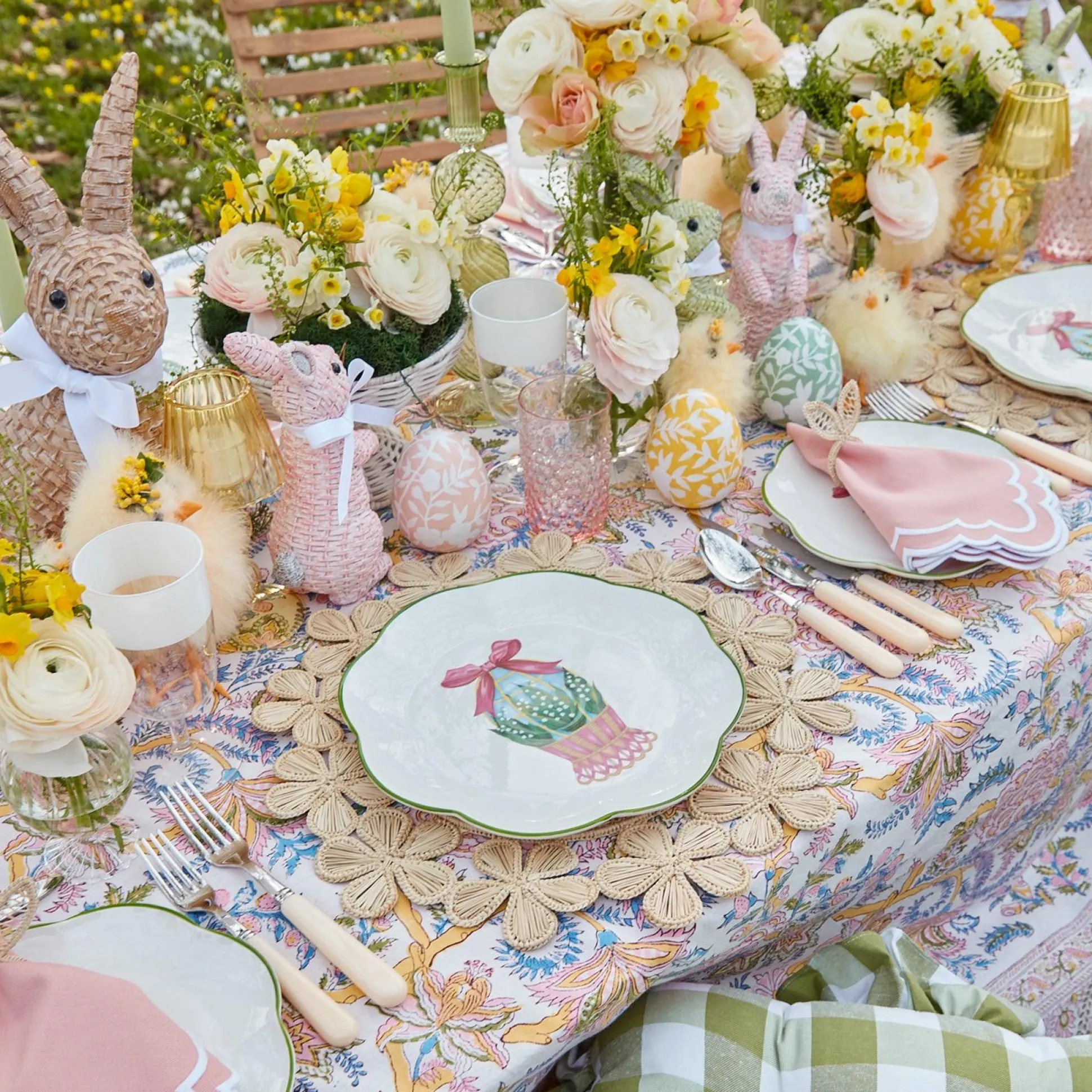 Scalloped Easter Dinner Plate
