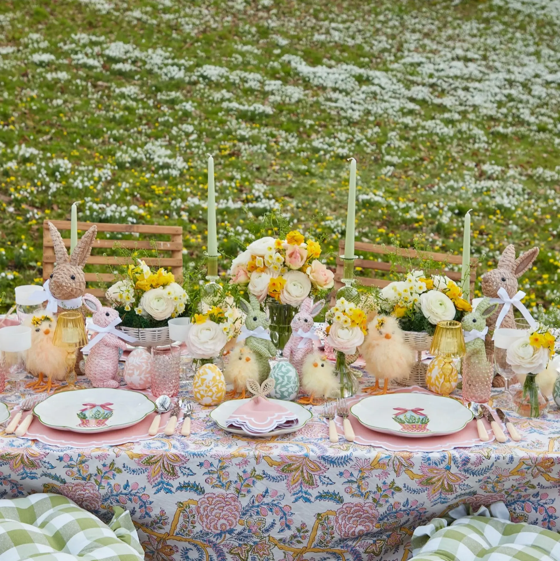 Scalloped Easter Dinner Plate