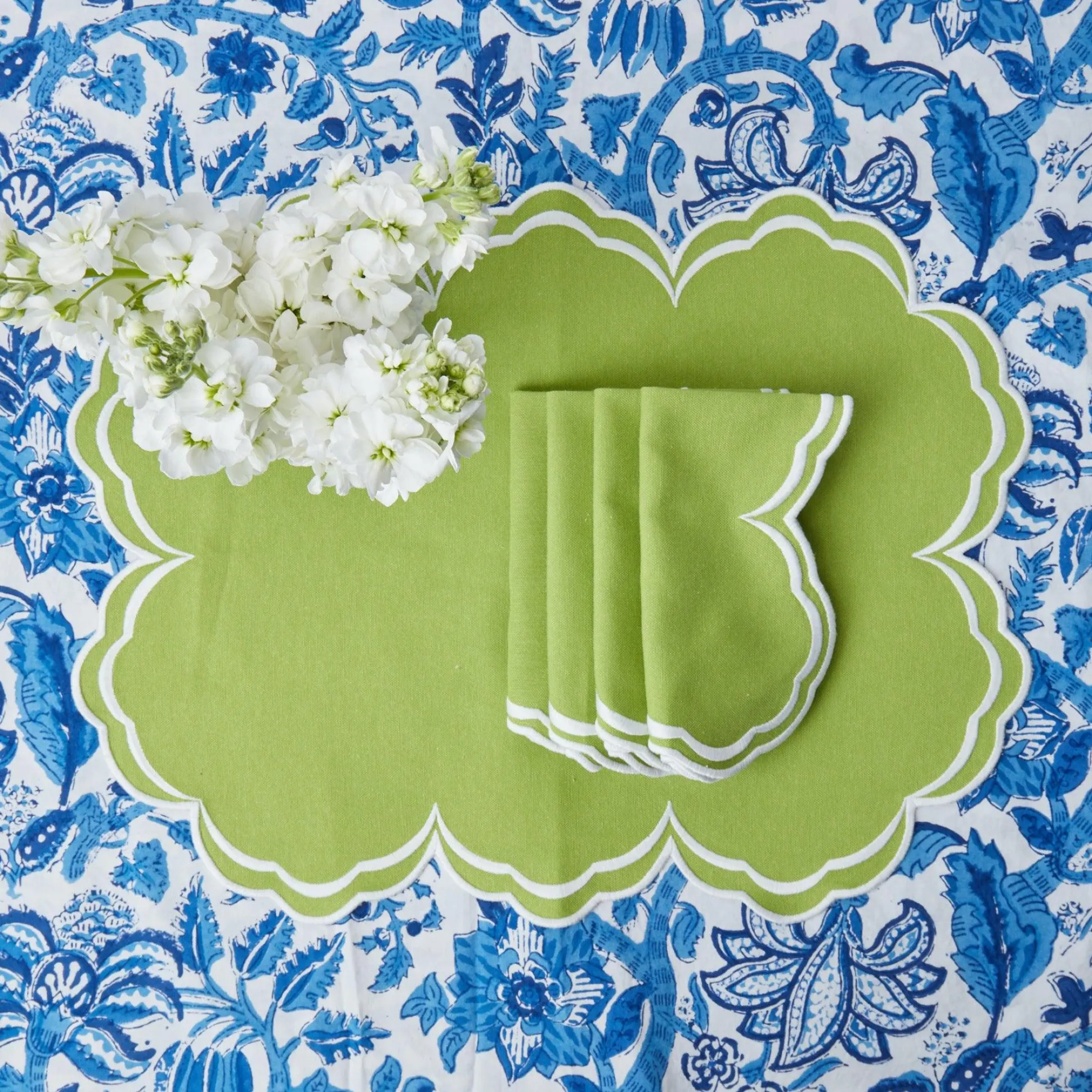 Serena Apple Green Scalloped Placemats (Set Of 4)