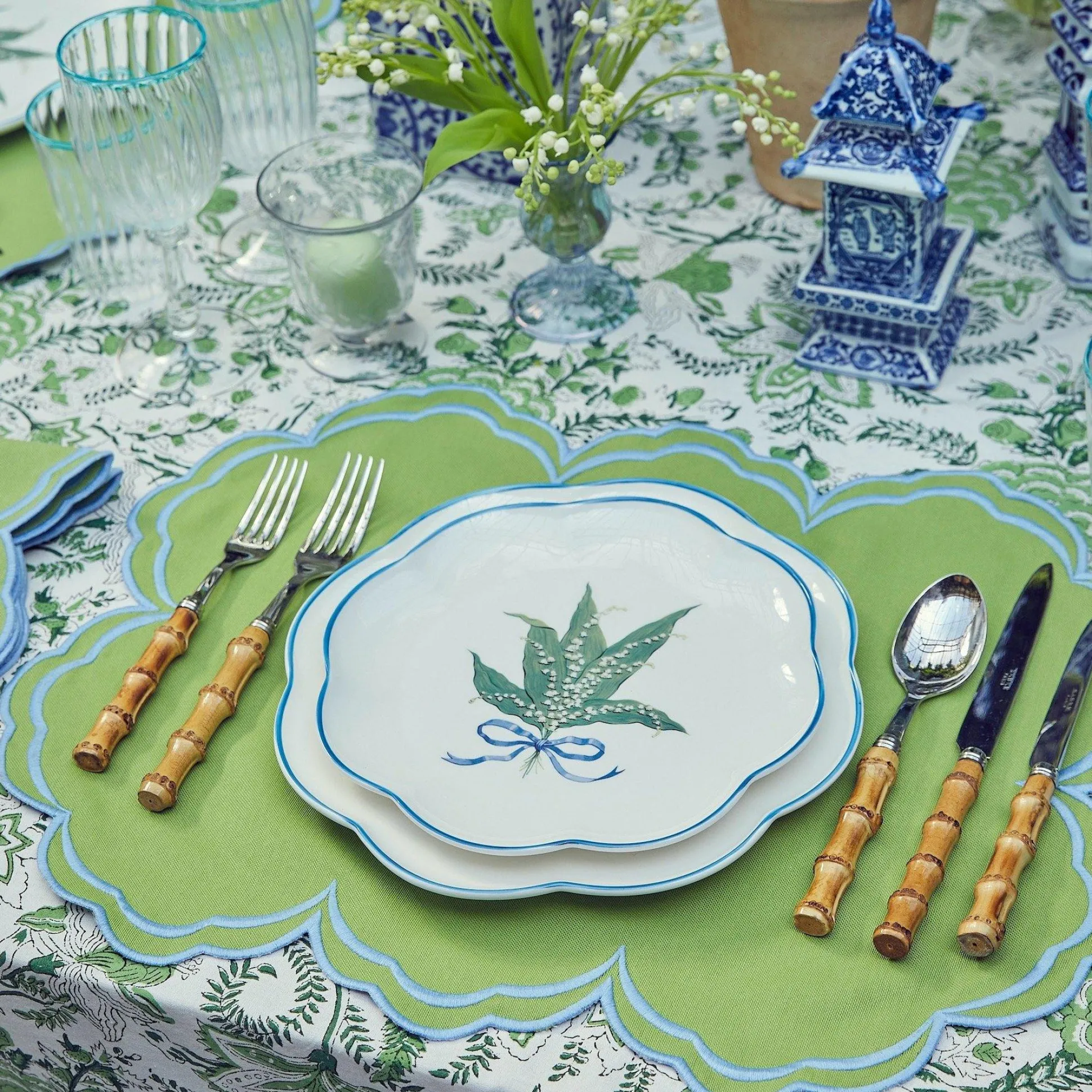 Serena Apple Green With Blue Placemats (Set Of 4)