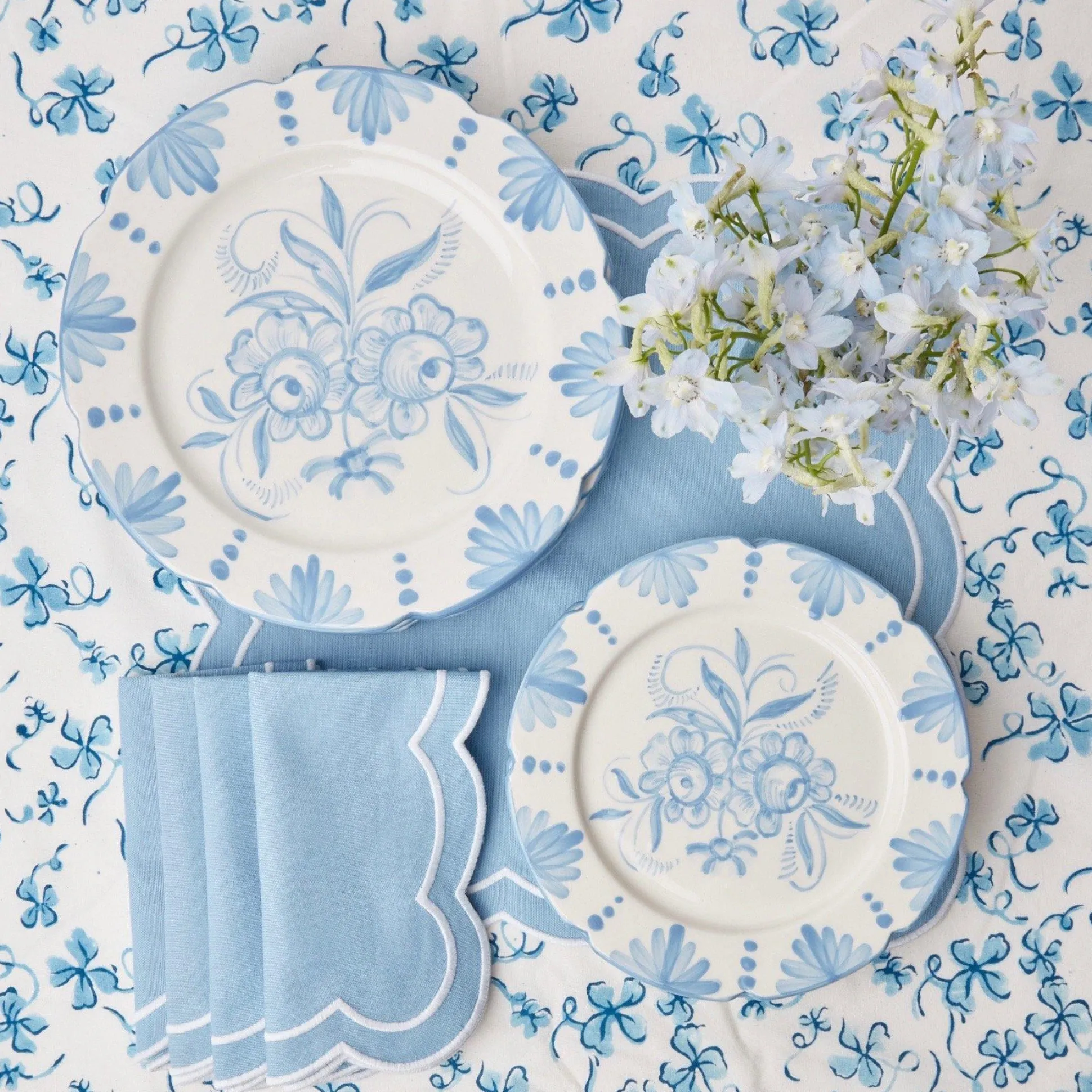 Seville Blue Gardenia Dinner Plate (Set Of 4)