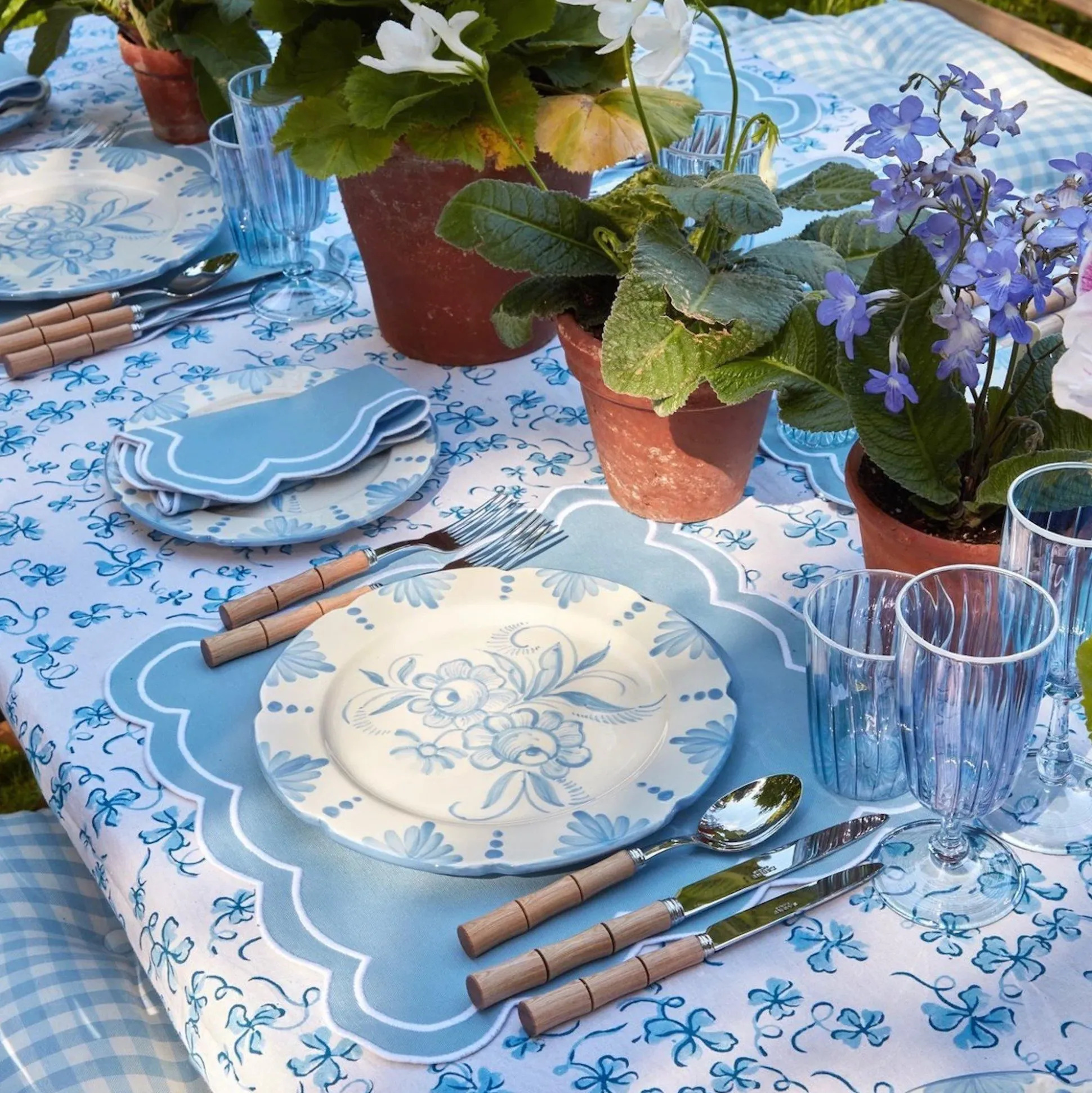 Seville Blue Gardenia Dinner Plate (Set Of 4)