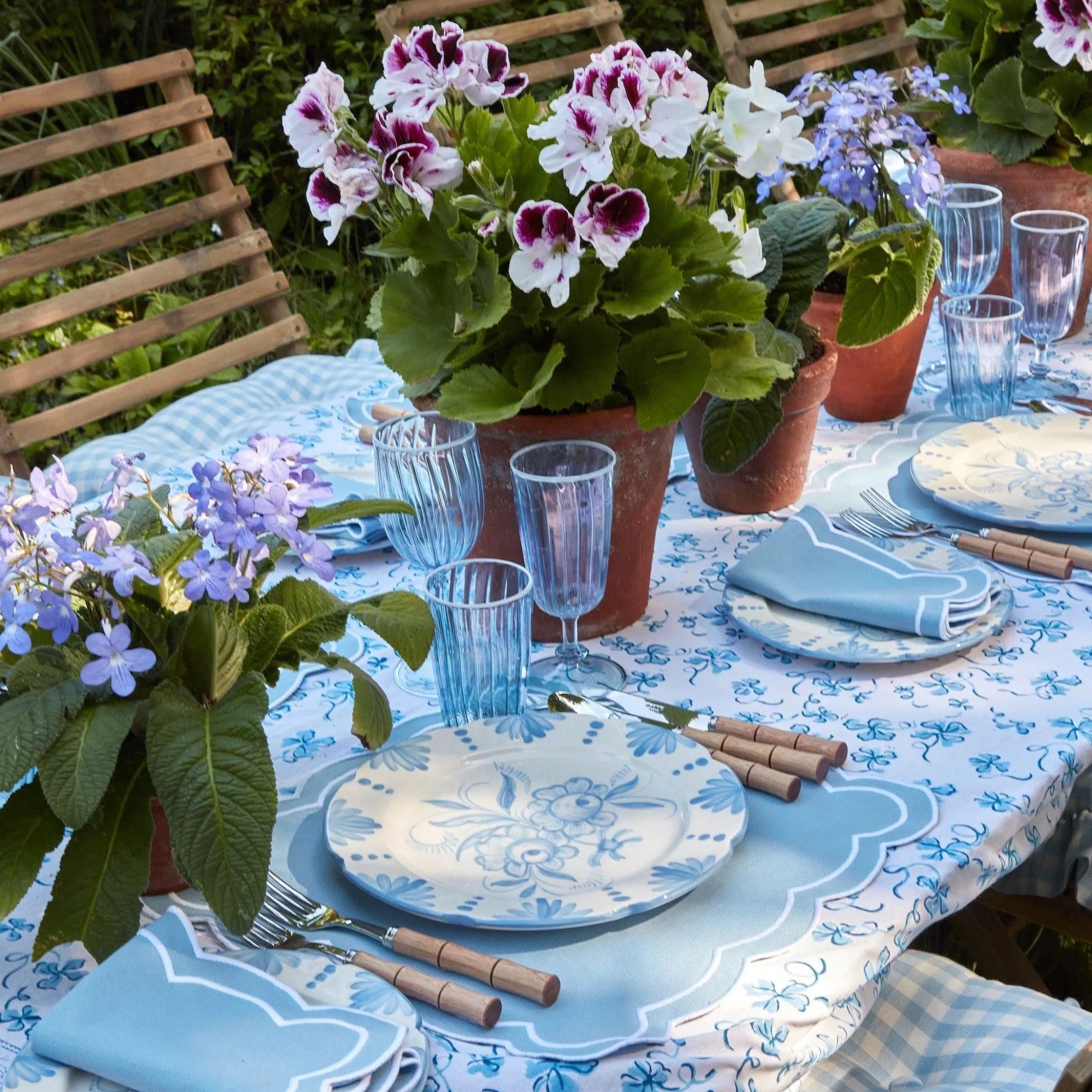 Seville Blue Gardenia Starter Plate