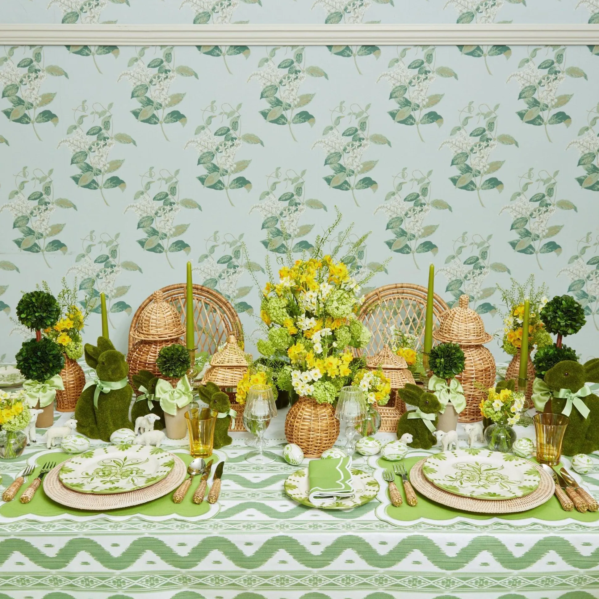 Seville Green Gardenia Dinner Plate