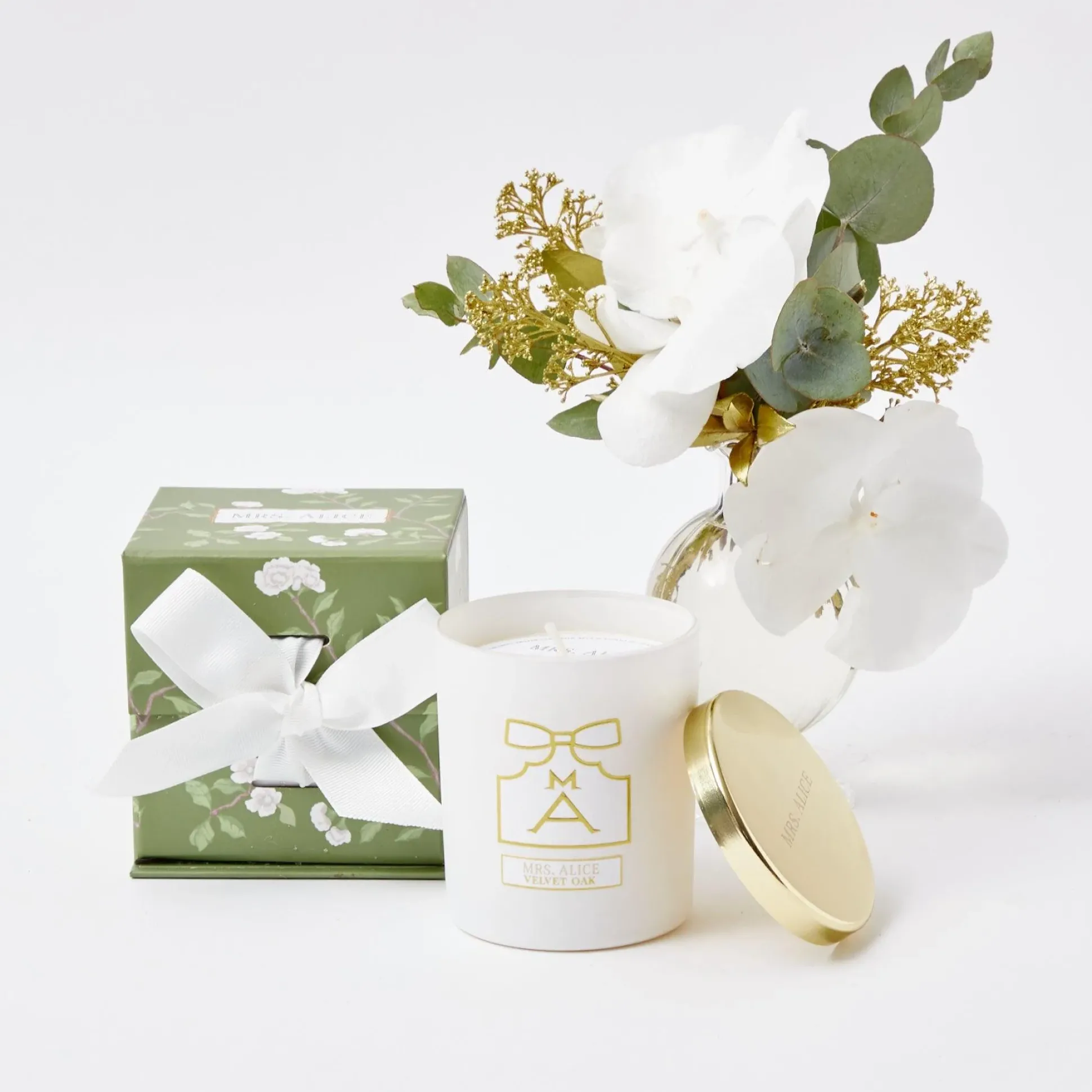Velvet Oak Scented Candle